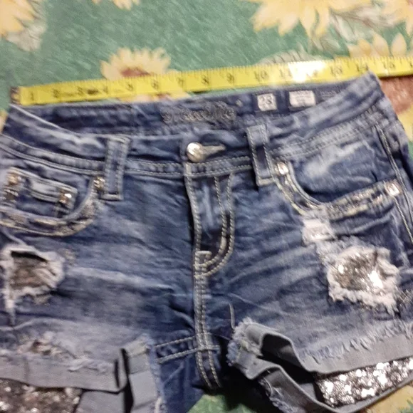 Miss Me Embellished silver shorts size 28 - Picture 7 of 10